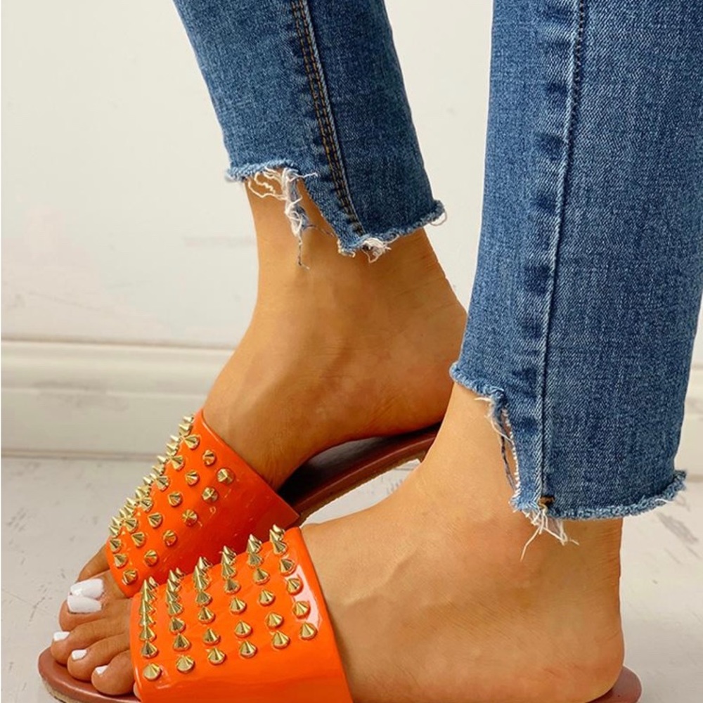 2/$45 Rivet Design Casual Flat Sandals Slipper - Picture 3 of 4